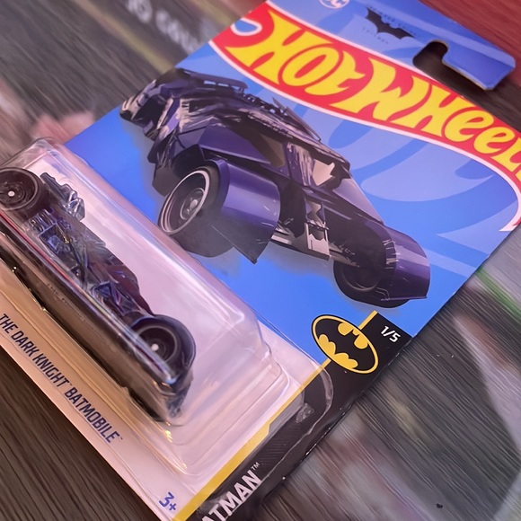 Dark Knight Batmobile : Batman Trilogy - Picture 2 of 11